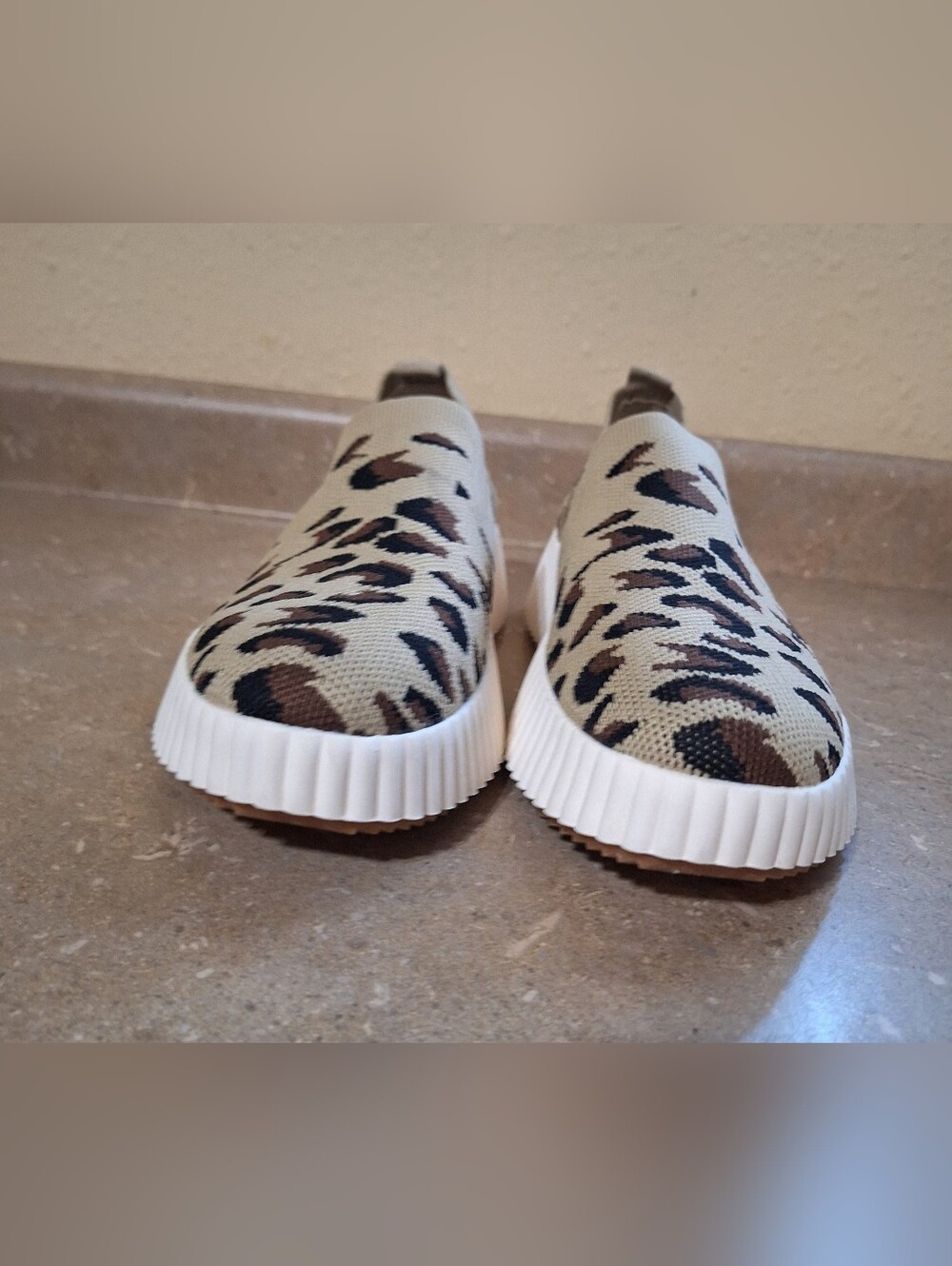 Jellypop Leopard Print Slip-On Women's Shoe. Sz 8.5 - Picture 4 of 7